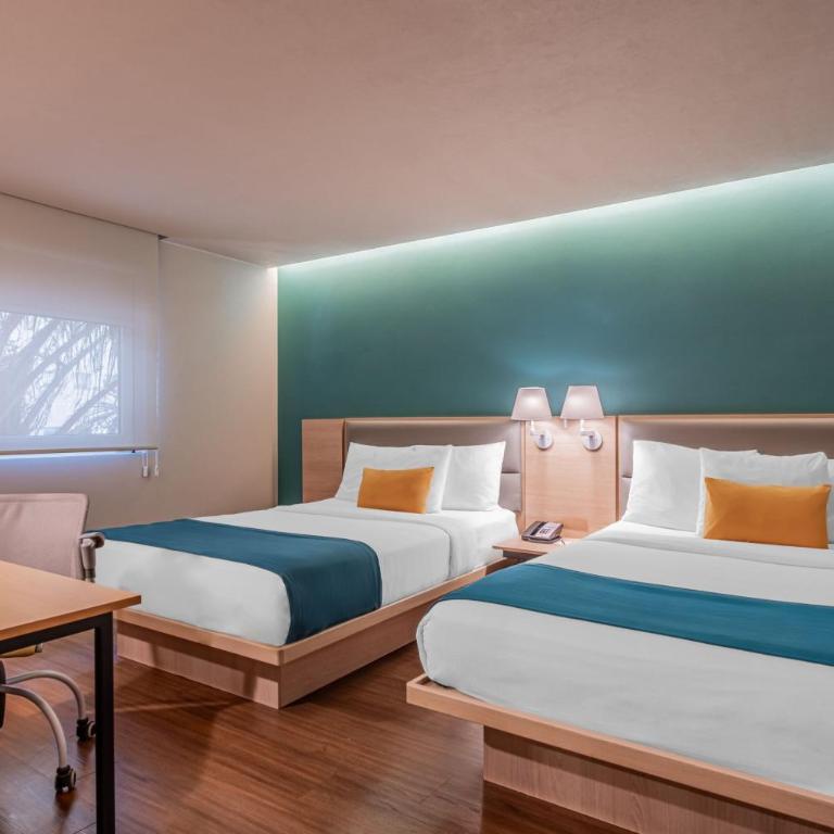 City Express Suites by Marriott Queretaro - Junior Double Suite with Two Double Beds and Sofa Bed - 2