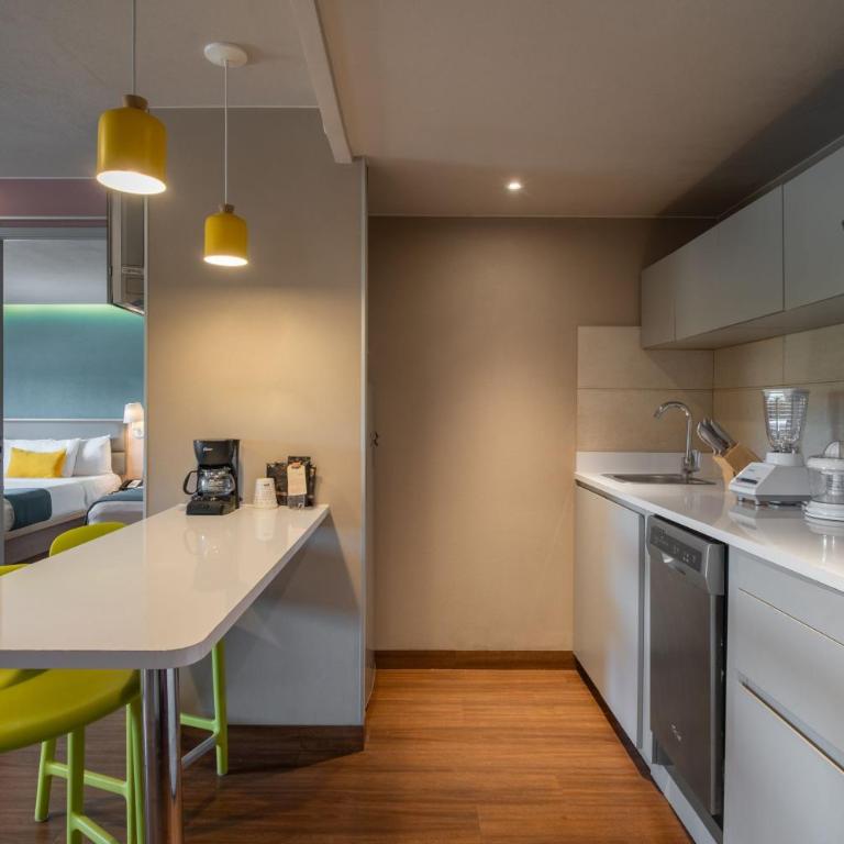 City Express Suites by Marriott Queretaro - Two-Bedroom Suite with One King and Two Double Beds with Sofa Bed and Kitchenette - 7
