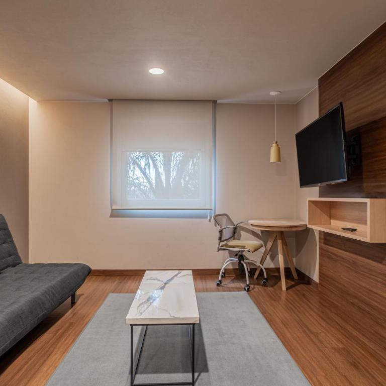 City Express Suites by Marriott Queretaro - Junior Double Suite with Two Double Beds and Sofa Bed - 5