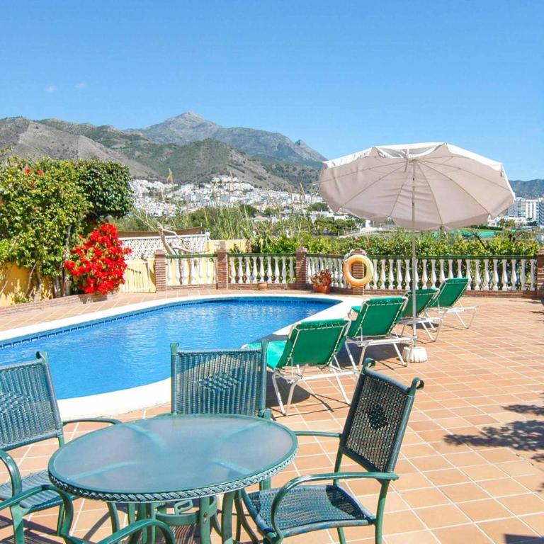 Villa Mercedes Nerja - Villa - 2