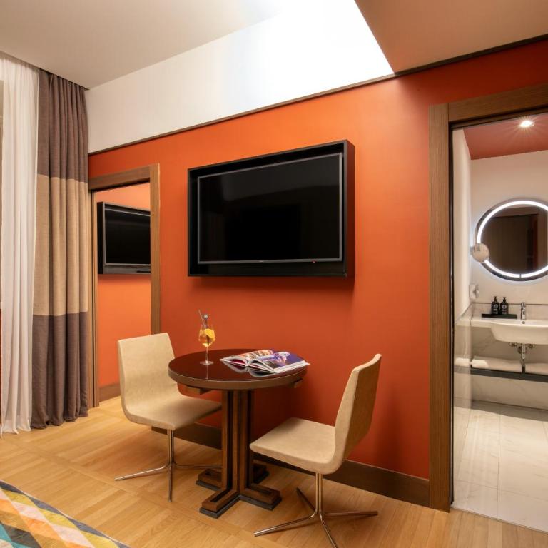 The Independent Hotel - Junior Suite - 4