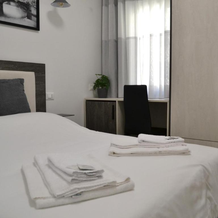 Dion Guest House - Camera Matrimoniale Economy - 12