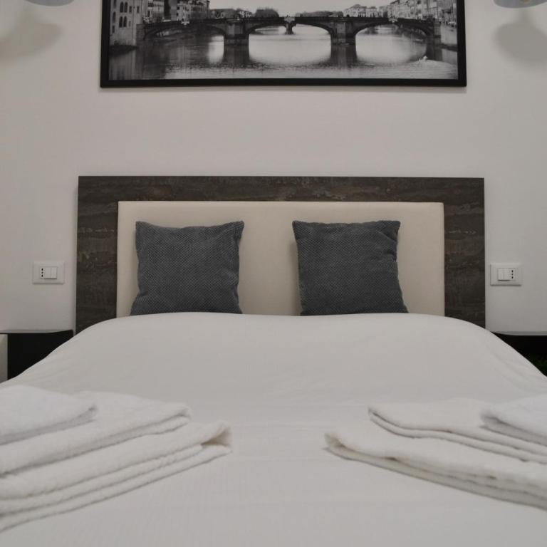 Dion Guest House - Camera Matrimoniale Economy - 6