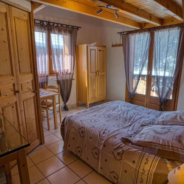 La Savoyarde - Chambre Quadruple - Vue sur Montagnes - 2