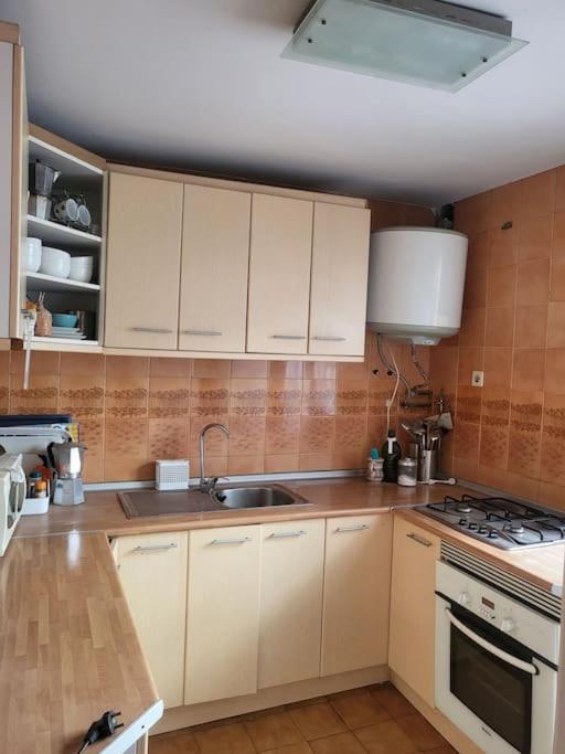 BERJA33 - Three-Bedroom House - 12