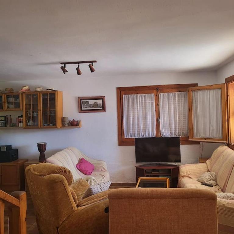 BERJA33 - Three-Bedroom House - 14