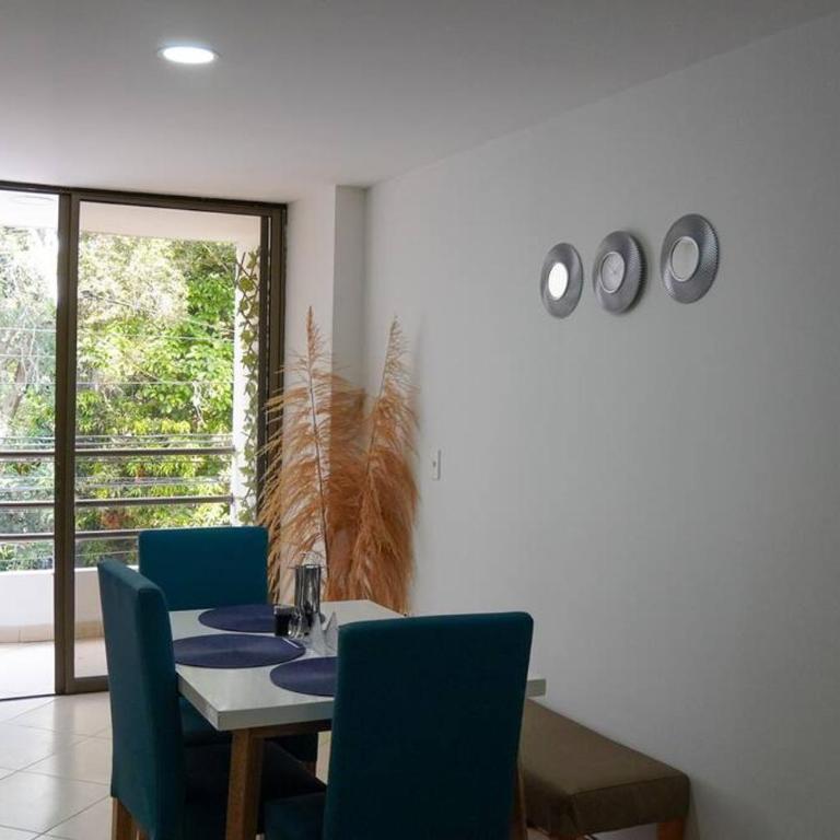 Apartamento Lujoso y Vintage cerca al Poblado - Apartamento de 3 dormitorios - 12