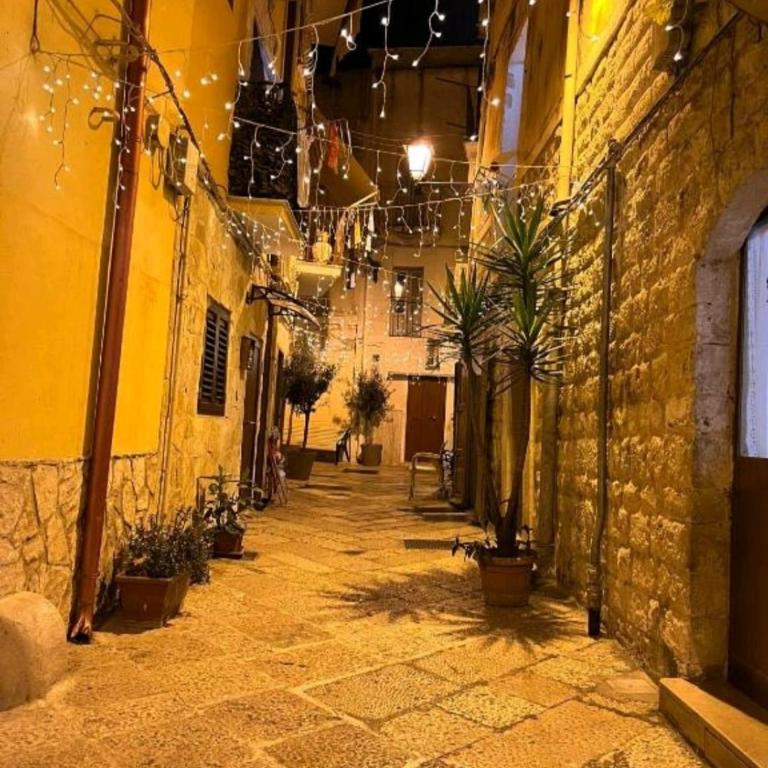 Palazzo in Corte - Nel cuore di Bari - Appartamento con 2 Camere da Letto - 34
