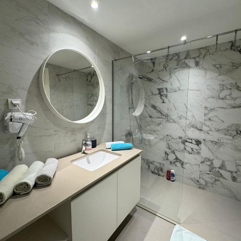 THE GATES 706 - Apartman s 2 Spavaće Sobe sa Balkonom i Terasom - 38