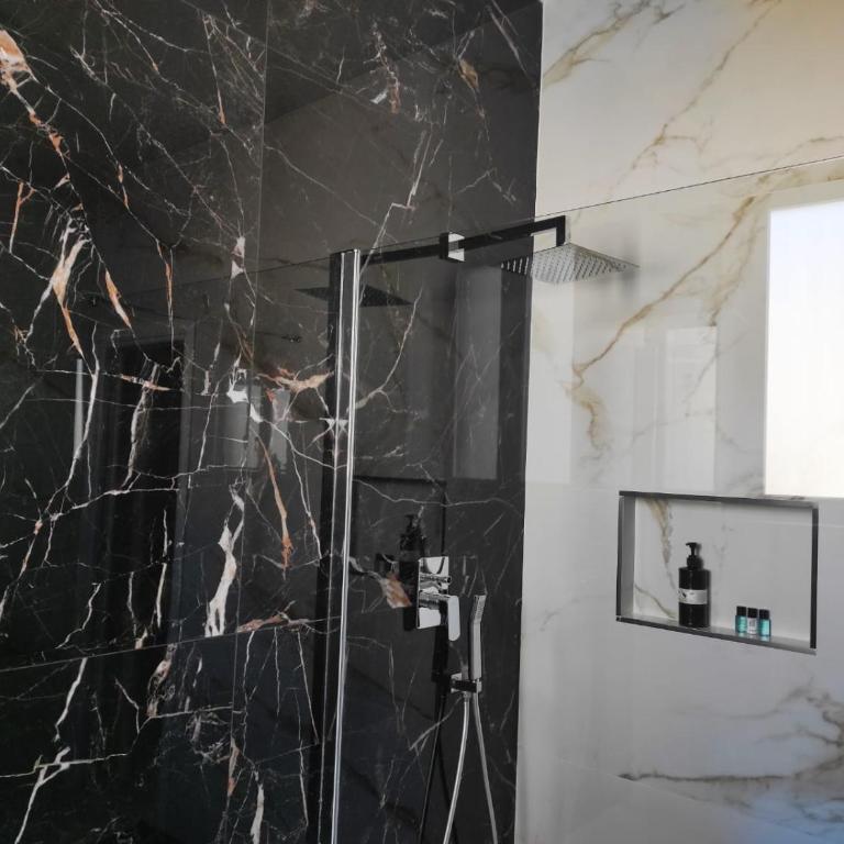 Palazzo in Corte - Nel cuore di Bari - Appartamento con 2 Camere da Letto - 15