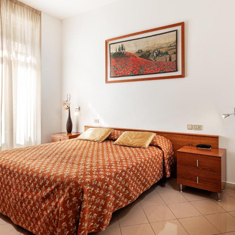 Hotel Minerva - Camera Tripla Superior con Vista Città - 3
