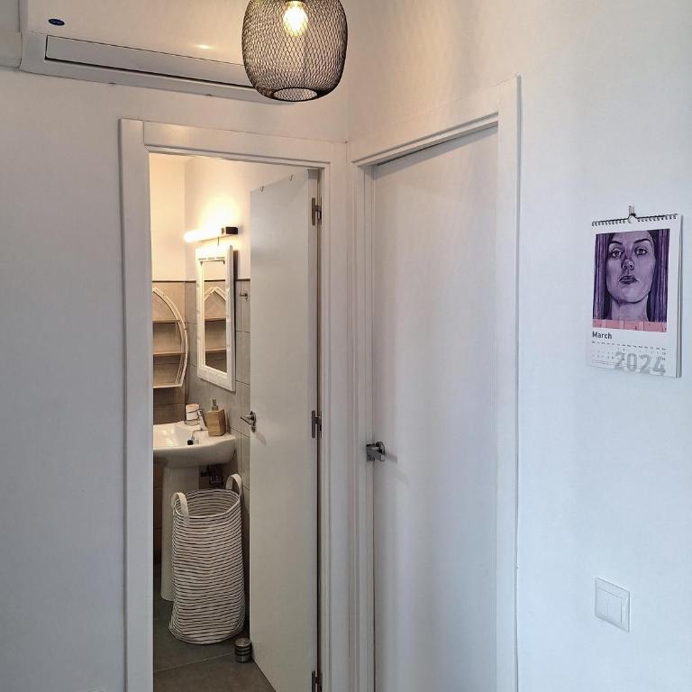 Stylish 2-Bedroom Apartment Yumbo - Two-Bedroom Apartment - 12