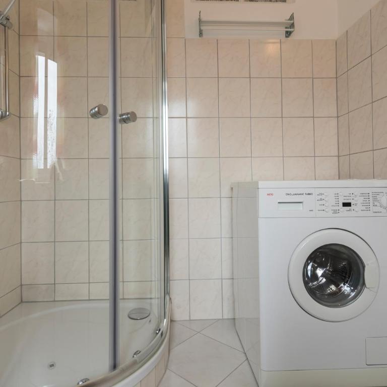 Flataid Apartment Elisabethinergasse - One-Bedroom Apartment - 8