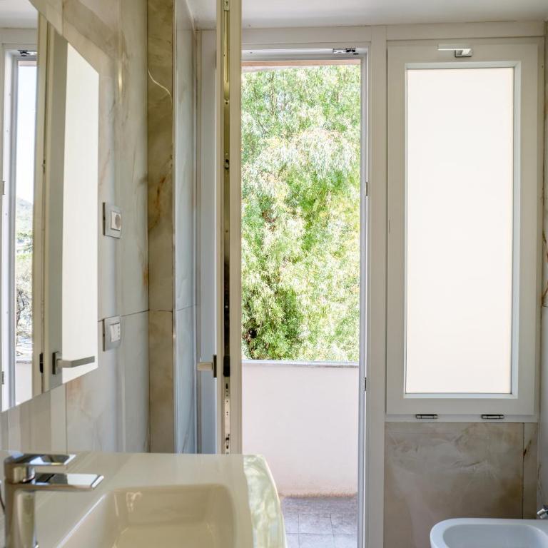 Relais San Demetrio - Modern & Central rooms by Leading Hotel - Camera Matrimoniale Deluxe con Balcone - 9