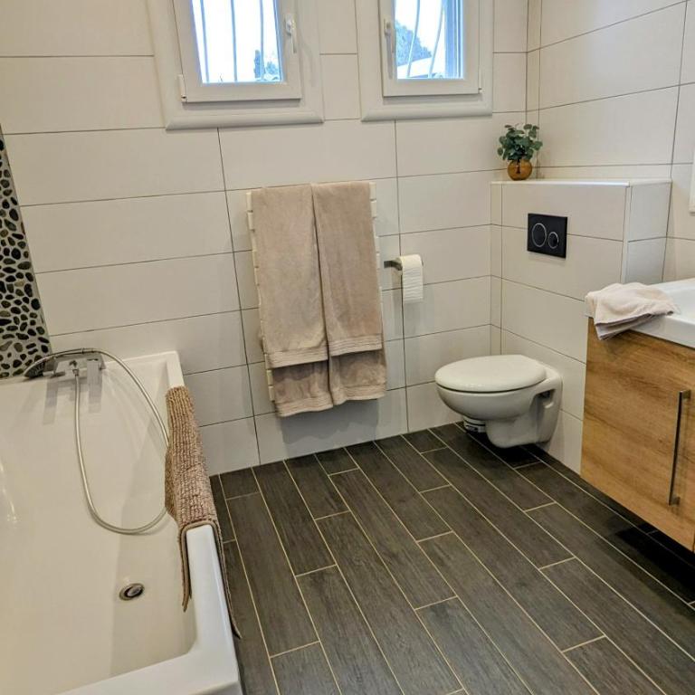 Jolie villa avec piscine à 15mn des plages - Villa 3 Chambres - 17