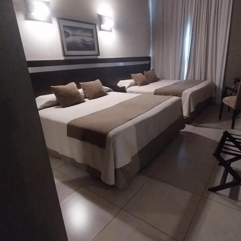 Maria's Hotel - Habitación Doble Estándar con 2 camas grandes - 4