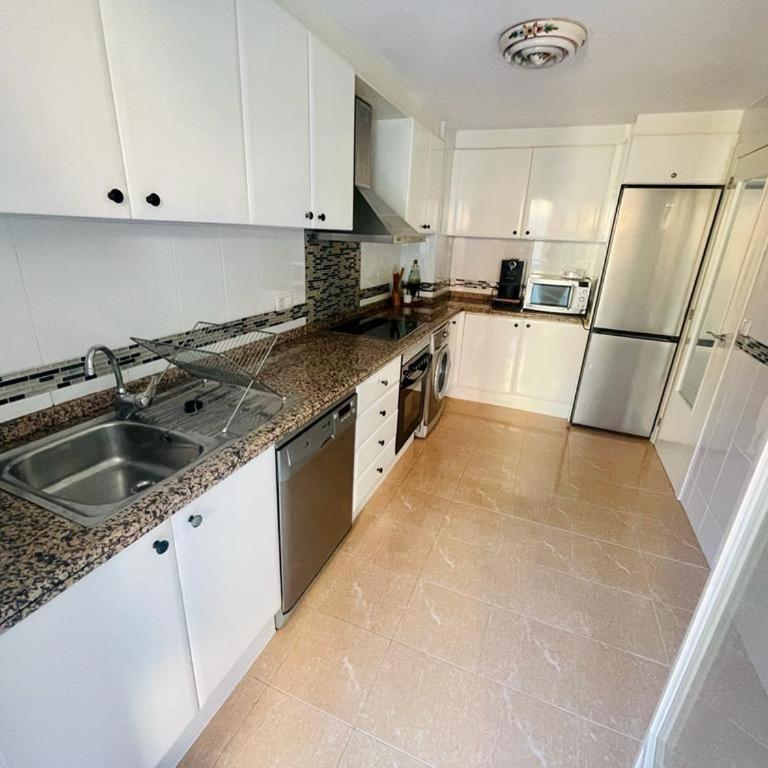 Bonito apartamento de la playa - Three-Bedroom Apartment - 3