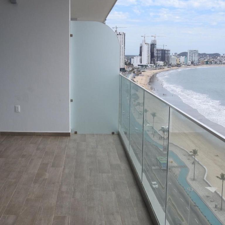 Brisa del Mar en Cristal Bay - Two-Bedroom Apartment - 2