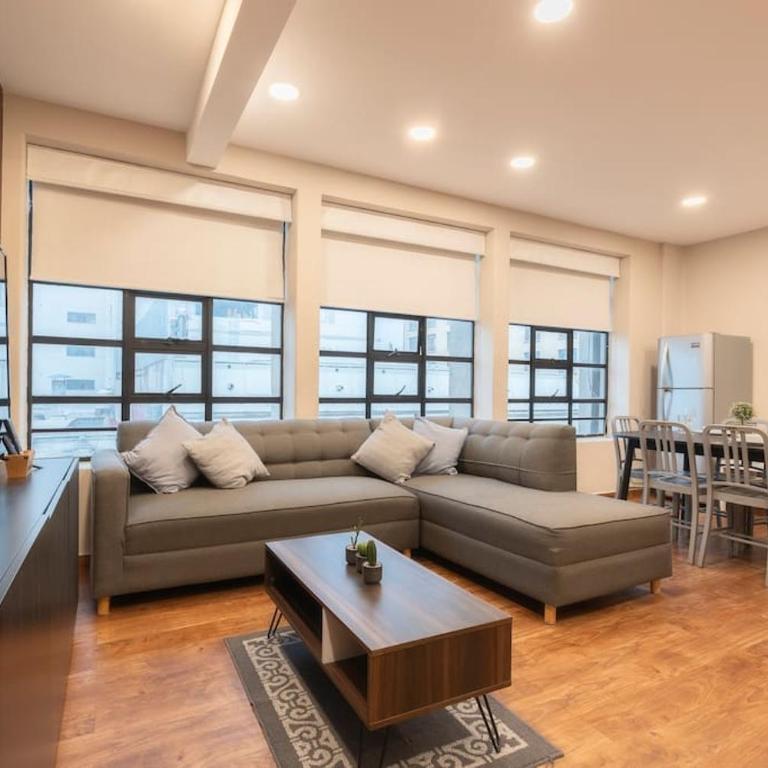 401 Location 3Bdrm 2bath apt with AC Rooftop - Apartment - 1