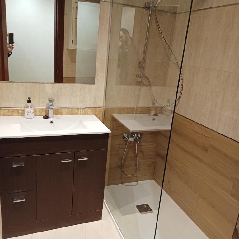 Centro GASCONA-CAMPOAMOR con terraza privada, garaje y wifi gratuito - Apartamento de 2 dormitorios - 12
