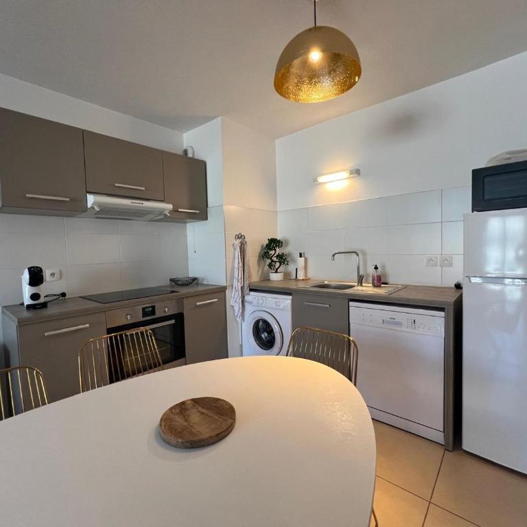 Appartement centre Arcachon, proche plage, 6 couchages, balcon, parking, Wifi inclus - FR-1-474-258 - Appartement - 4