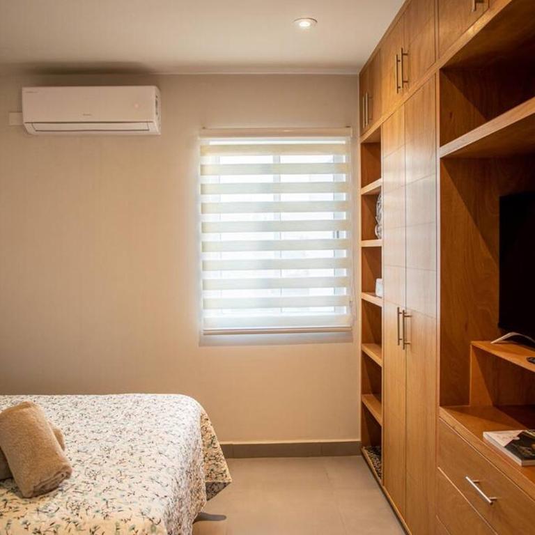 Downtown Beach Condo w/ Pool - Apartamento de 2 dormitorios - 23