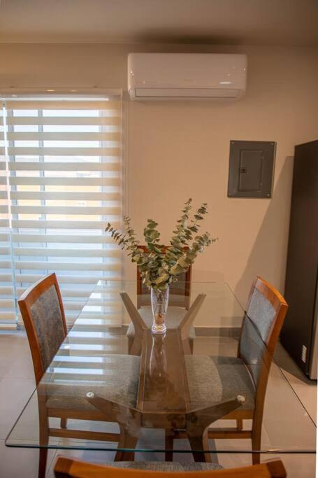 Downtown Beach Condo w/ Pool - Apartamento de 2 dormitorios - 30