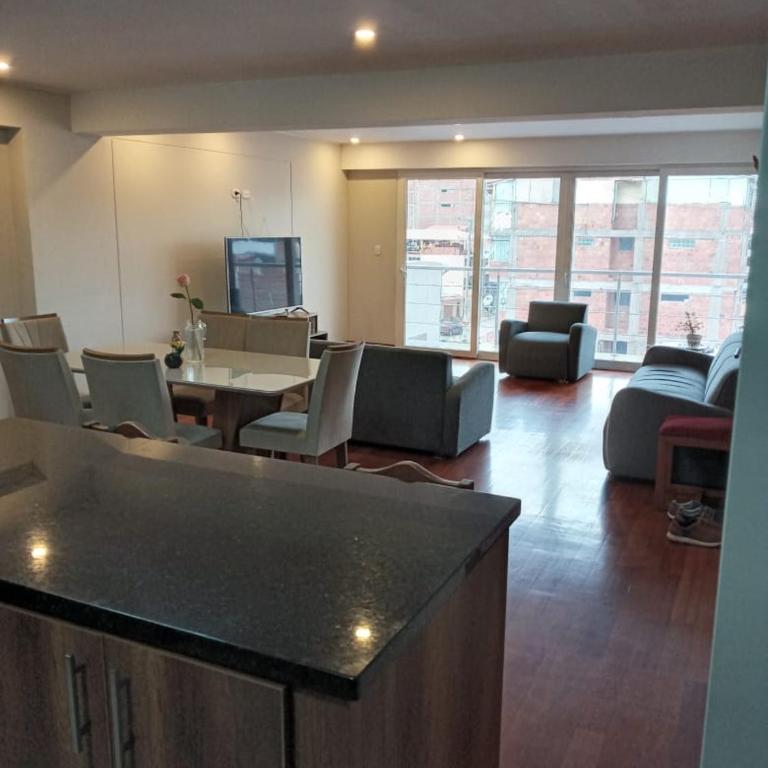 DEPARTAMENTO AMOBLADO EN LA URBANIZACION MAGISTERIO - Three-Bedroom Apartment - 9