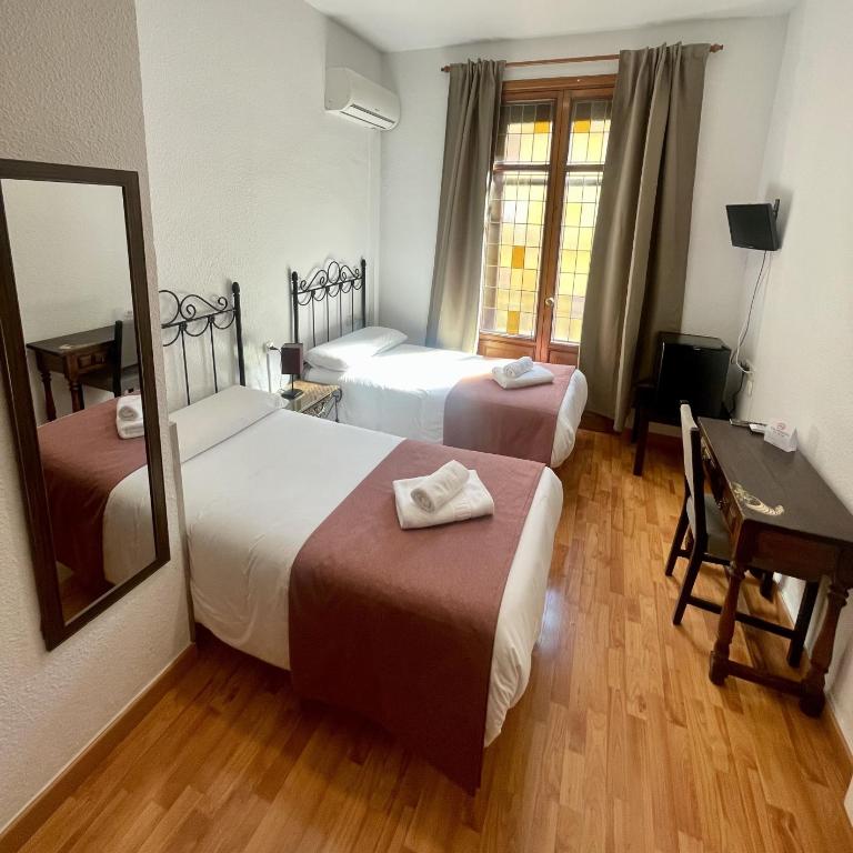 Arteaga Hostal & Baños Arabes Elvira - Habitación Doble - 2 camas - 1