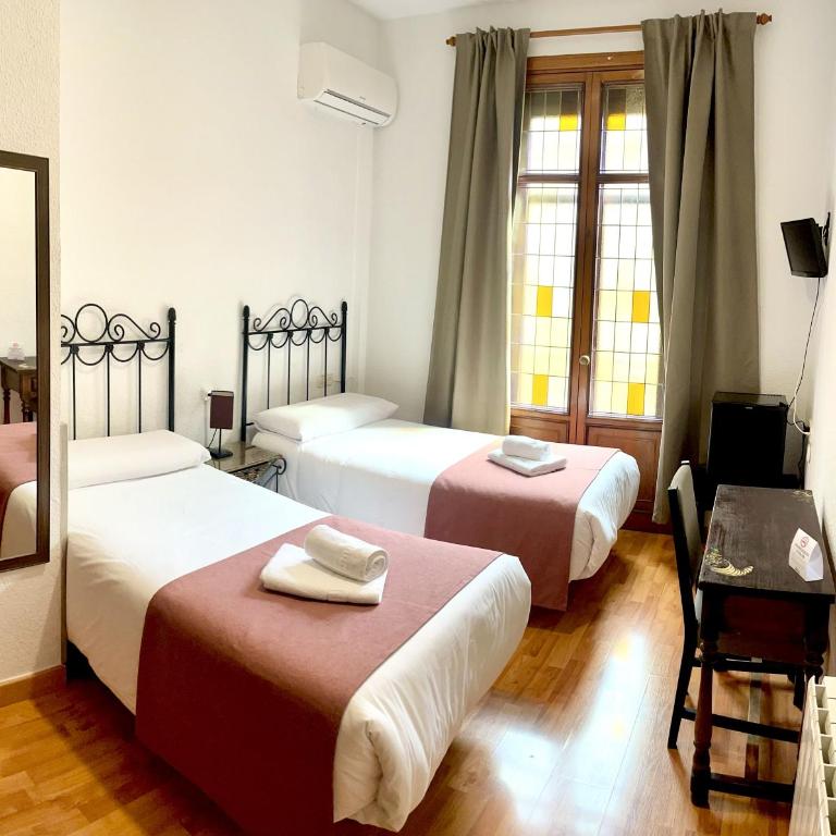 Arteaga Hostal & Baños Arabes Elvira - Habitación Doble - 2 camas - 3