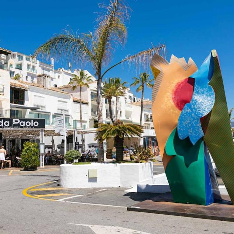 MARBELLA HOME RENTALS - Marina Banus, Puerto Banus, 2BR Modern, parking & pool - Apartamento de 2 dormitorios - 25