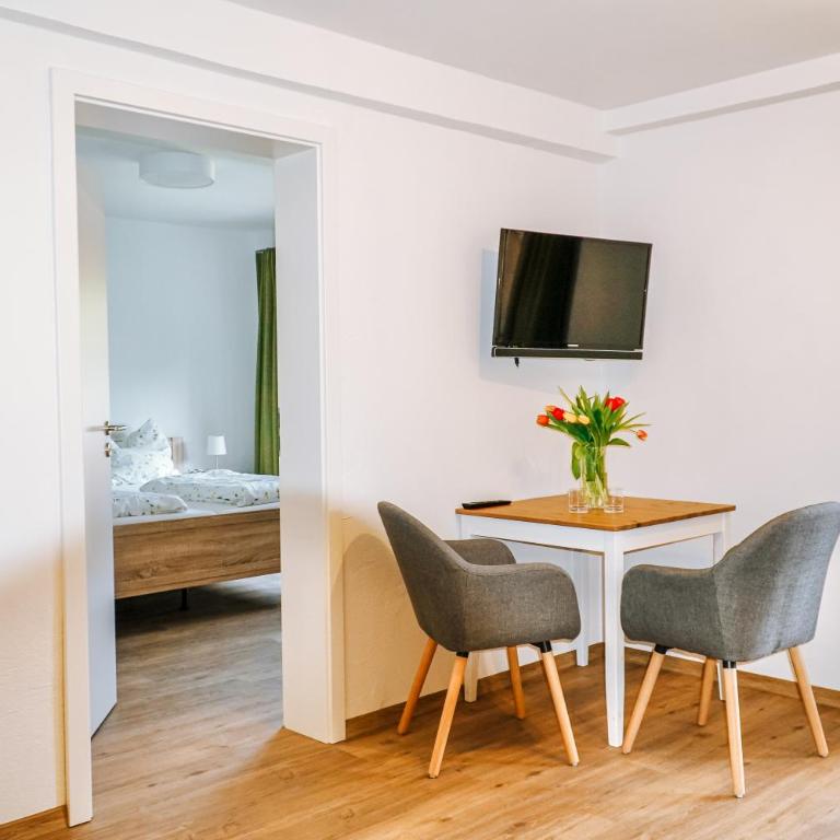 Ferienwohnungen Quellenhof - Apartment 5 mit Bergblick - 2