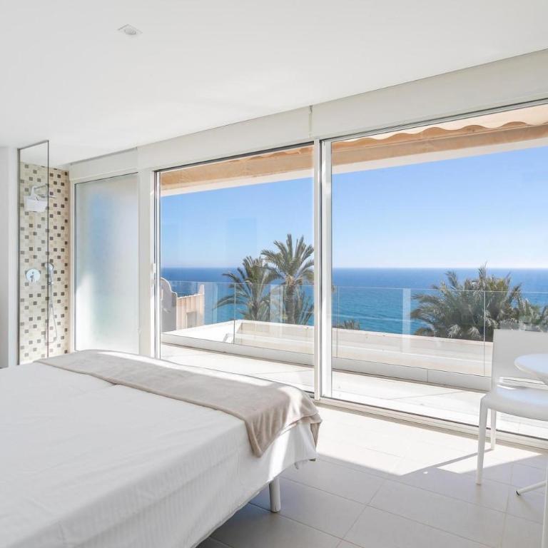 Designvilla with breathtaking view for 14 guests - Villa - 20
