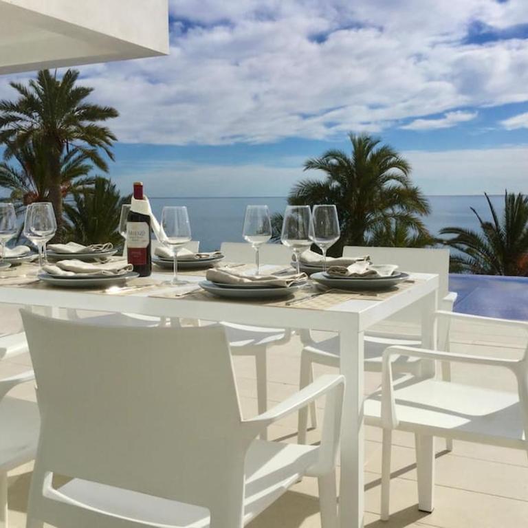 Designvilla with breathtaking view for 14 guests - Villa - 8