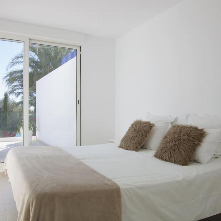 Designvilla with breathtaking view for 14 guests - Villa - 38