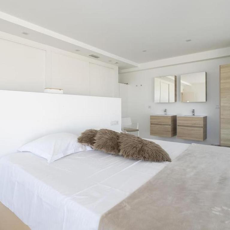 Designvilla with breathtaking view for 14 guests - Villa - 18