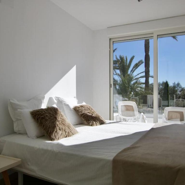 Designvilla with breathtaking view for 14 guests - Villa - 40