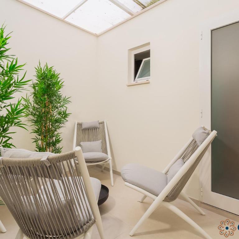 Zema Home by Apulia Accommodation - Quadruple Room with Private Bathroom - 21