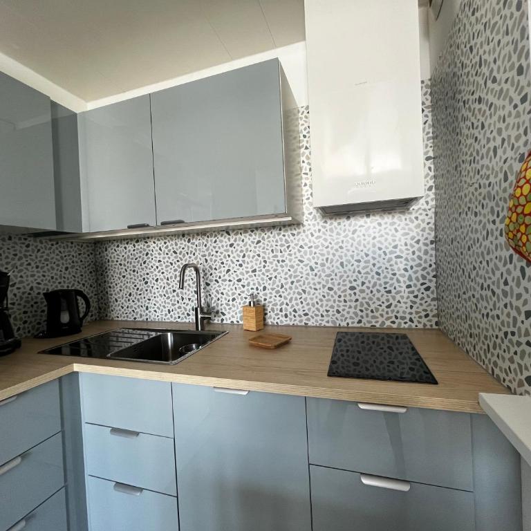 VUE OCEAN avec TERRASSE 30 m2 - 2 CHAMBRES parking privatif et piscine en été - Appartamento con Vista Mare - 11