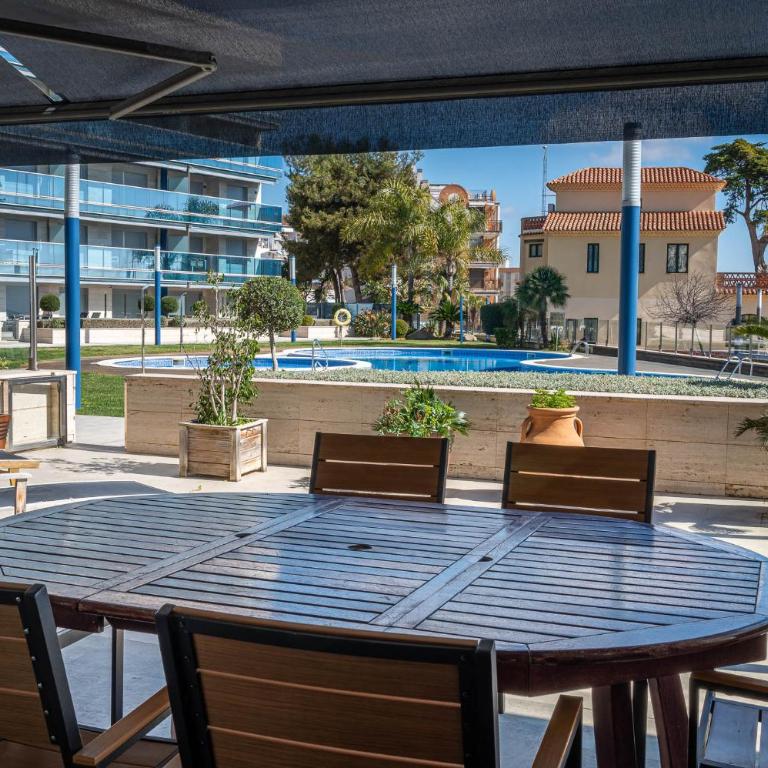 AT062 Planta baja en 1ra línea con salida a la piscina, completamente equipado - Apartamento de 3 dormitorios - 7