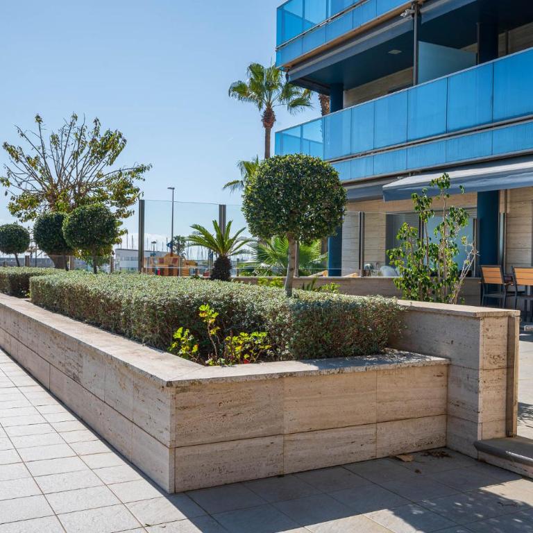 AT062 Planta baja en 1ra línea con salida a la piscina, completamente equipado - Apartamento de 3 dormitorios - 6