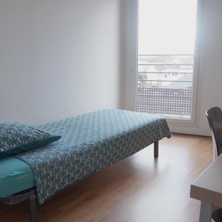 chambre privée POUR FEMME UNIQUEMENT dans appartement à partager - 15 minutes Paris-10 minutes stade de France - Single Room - 15