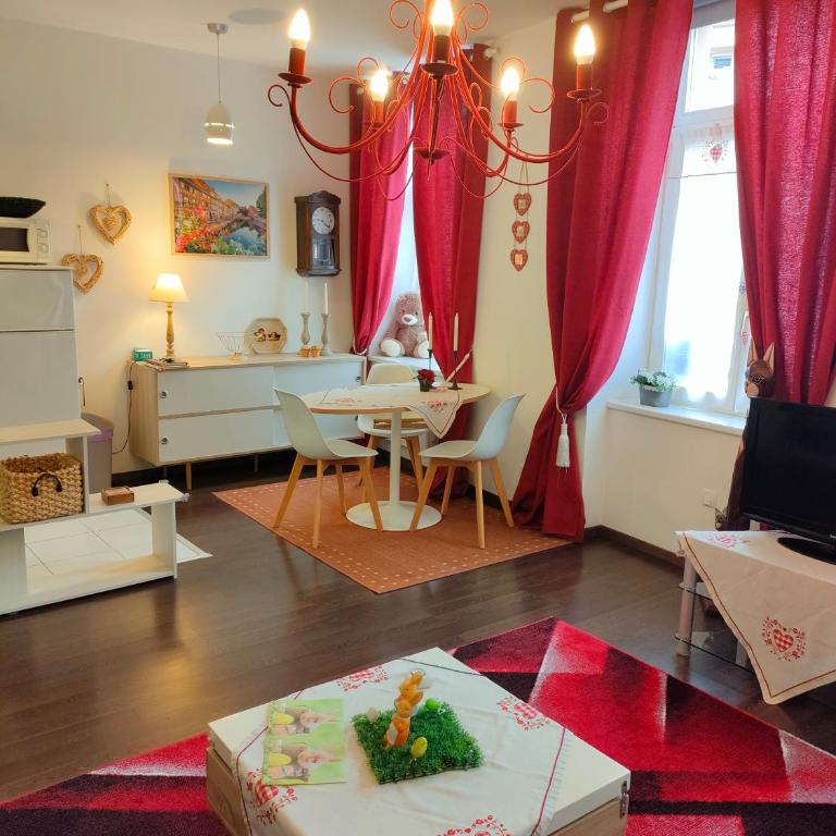 "Coeur d'elsass St Eloi centre ville avec parking - Apartment - Ground Floor - 1