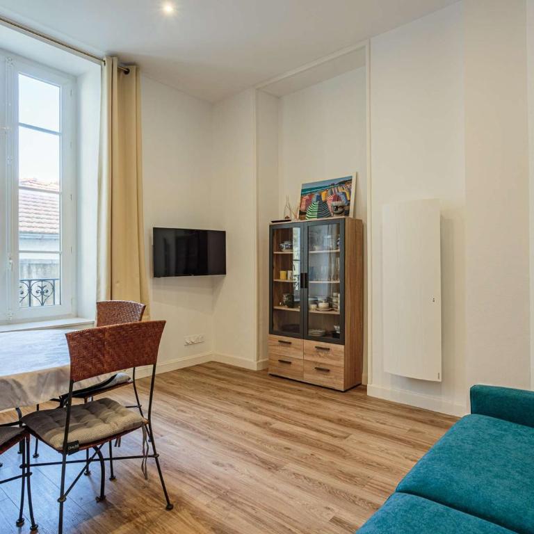 Appartement rénové pour 4 pers en centre de Biarritz à 250m de la plage - FR-1-3-581 - Appartement - 1
