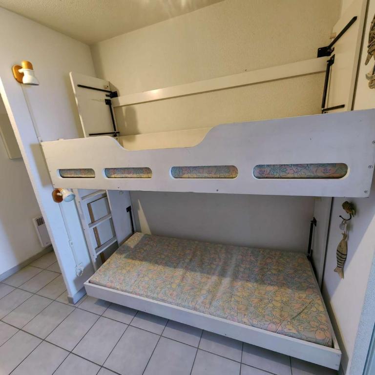 Charmant T2 avec Terrasse et Vue Mer à 50m de la Plage, Résidence avec Piscine - FR-1-607-11 - Appartement (6 Adultes) - 9