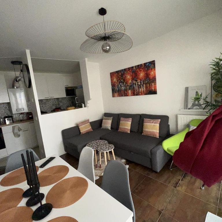 Appt à 10 min de Paris, 15 min a pied du SDF - Apartamento de 3 dormitorios - 13