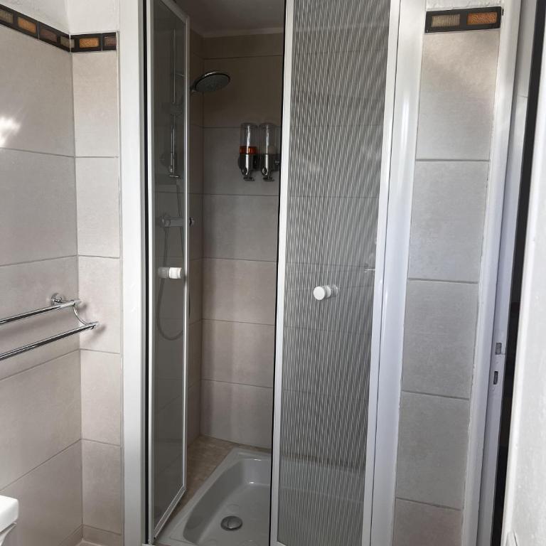 les petites terrasses - Chambre Supérieure Lit Queen-Size - 6