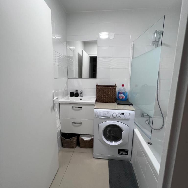 Appt à 10 min de Paris, 15 min a pied du SDF - Apartamento de 3 dormitorios - 20