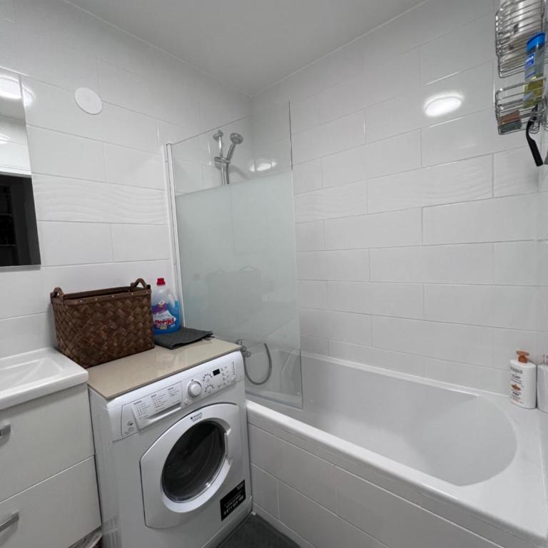 Appt à 10 min de Paris, 15 min a pied du SDF - Apartamento de 3 dormitorios - 21