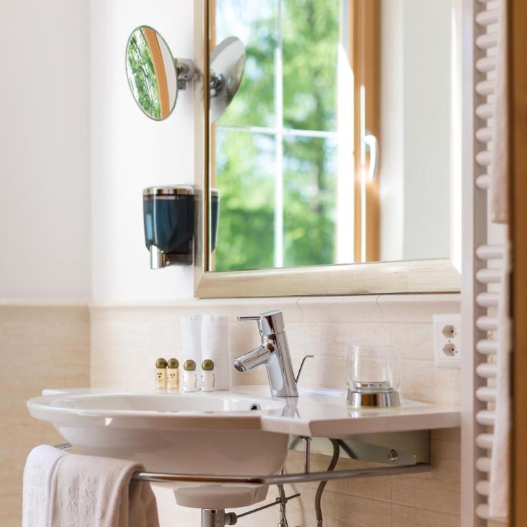 Chasa Castello relax & spa - Eckzimmer mit Doppelbett - 2